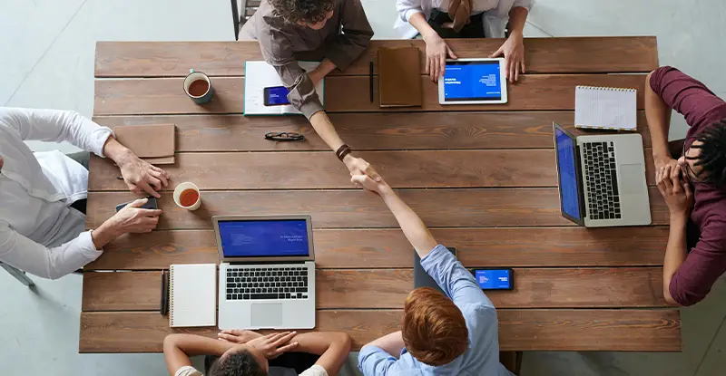 B2B Outreach Strategies That Improve Sales Conversions
